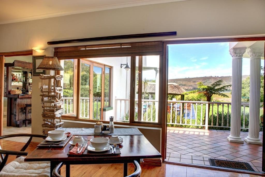 Waterfront Lodge Книсна Екстериор снимка